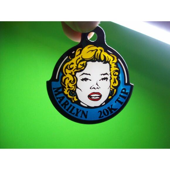 Marilyn Monroe Pinball Keychain Original UNUSED Machine Plastic Promo 1988 - Picture 1 of 6